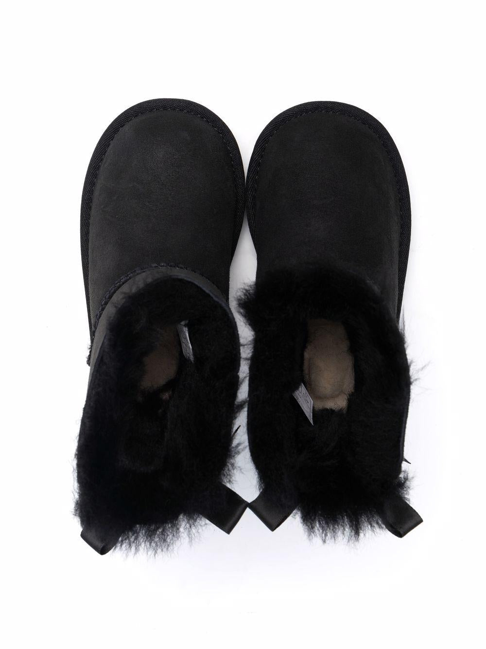 1017397TBLK UGG