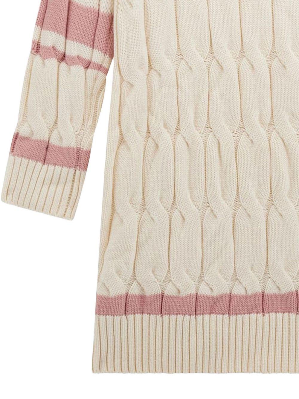 guess abito in maglia a treccia con scollo a v e lettera logo con applicazioni perle J5BK18Z37L1G012 guess