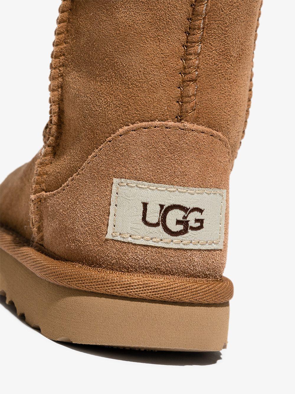 1017703TCHE UGG