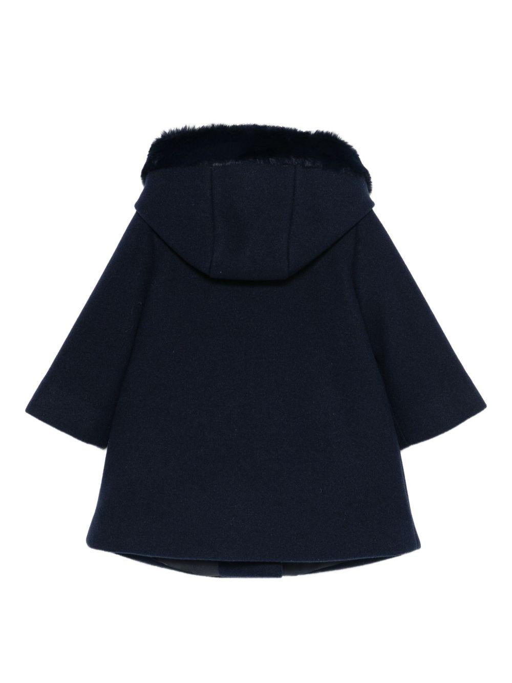 le bebe' cappotto con cappuccio bordato in ecopelliccia e particolare tasca a forma di cuore LBG6156BL LE BEBE'